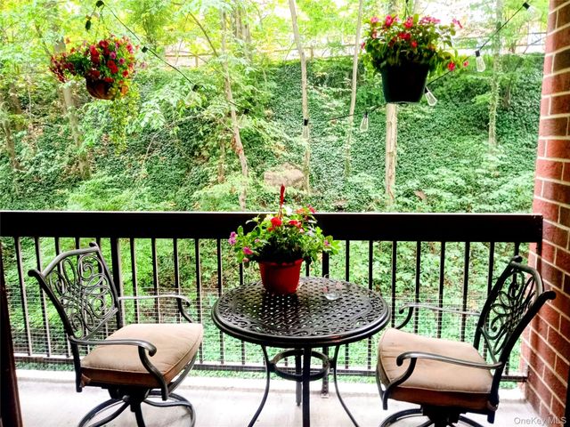 1374 Midland Avenue 214, Bronxville, NY 10708