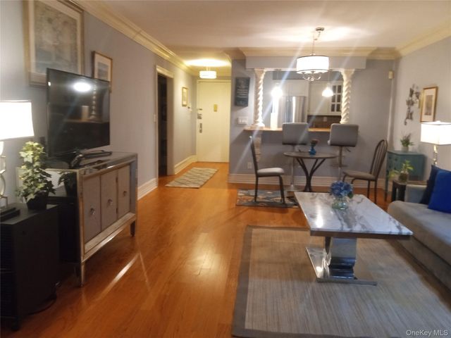 1374 Midland Avenue 214, Bronxville, NY 10708