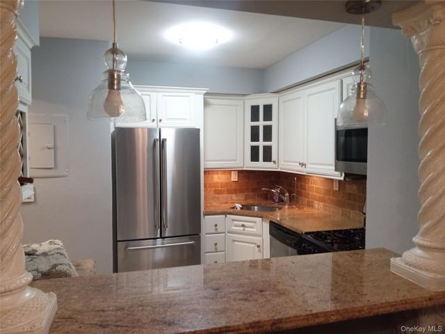 1374 Midland Avenue 214, Bronxville, NY 10708