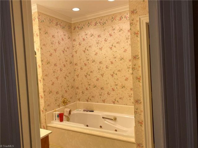 4800 Olde Province Court, Greensboro, NC 27406
