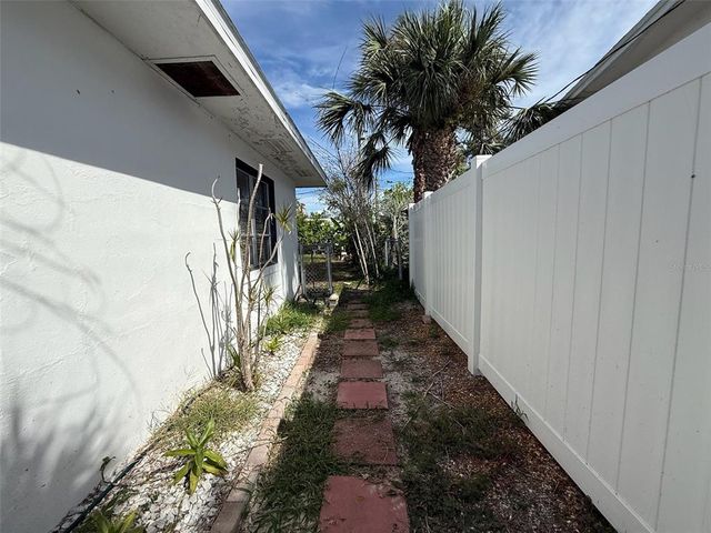 414 86TH AVENUE, St Pete Beach, FL 33706