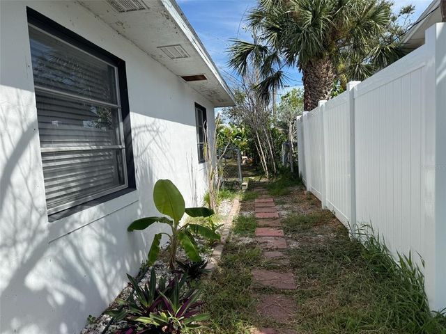414 86TH AVENUE, St Pete Beach, FL 33706
