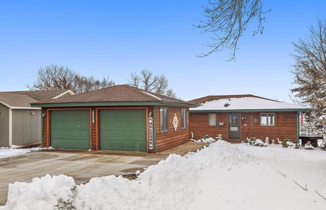 24301 W Cedar Lake Drive, New Prague, MN 56071