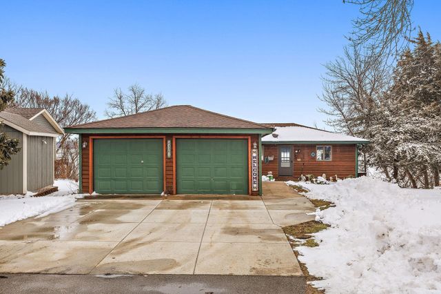 24301 W Cedar Lake Drive, New Prague, MN 56071
