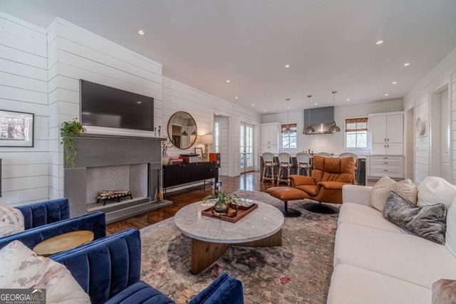 220 Audreys Way, Suwanee, GA 30024