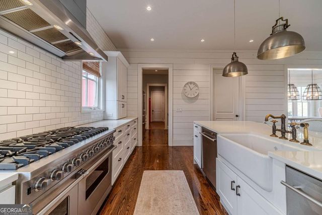 220 Audreys Way, Suwanee, GA 30024