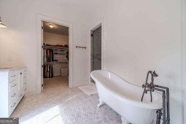 220 Audreys Way, Suwanee, GA 30024