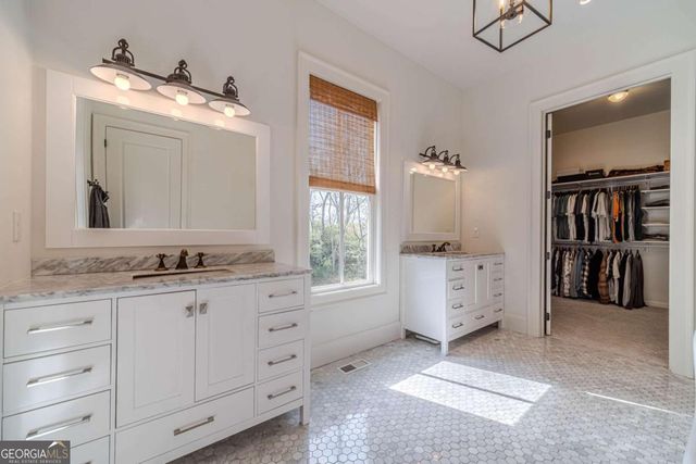 220 Audreys Way, Suwanee, GA 30024