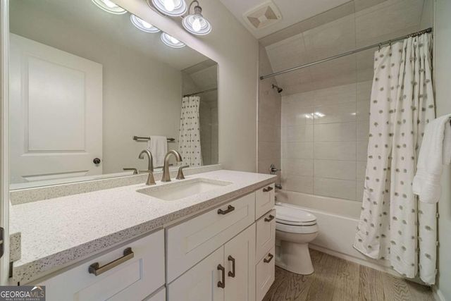 220 Audreys Way, Suwanee, GA 30024