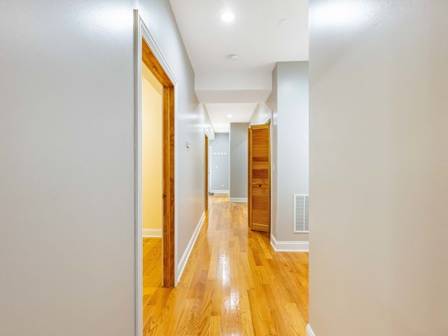 3517 W Diversey Avenue, Chicago, IL 60647