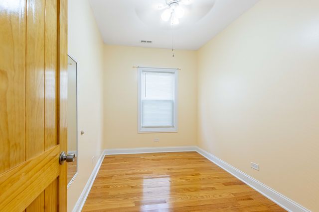 3517 W Diversey Avenue, Chicago, IL 60647