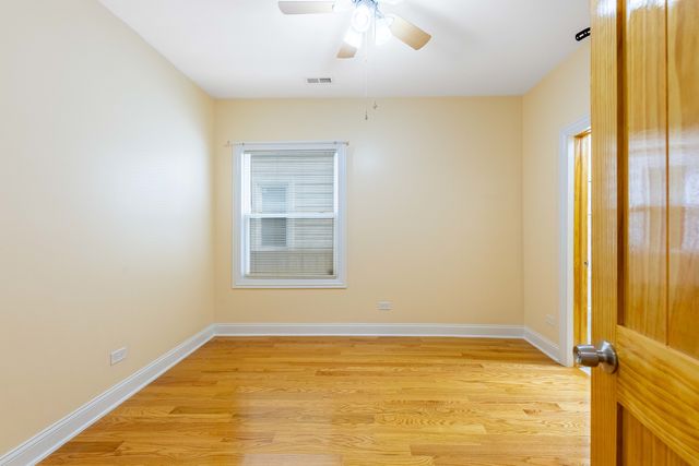3517 W Diversey Avenue, Chicago, IL 60647