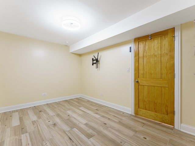 3517 W Diversey Avenue, Chicago, IL 60647