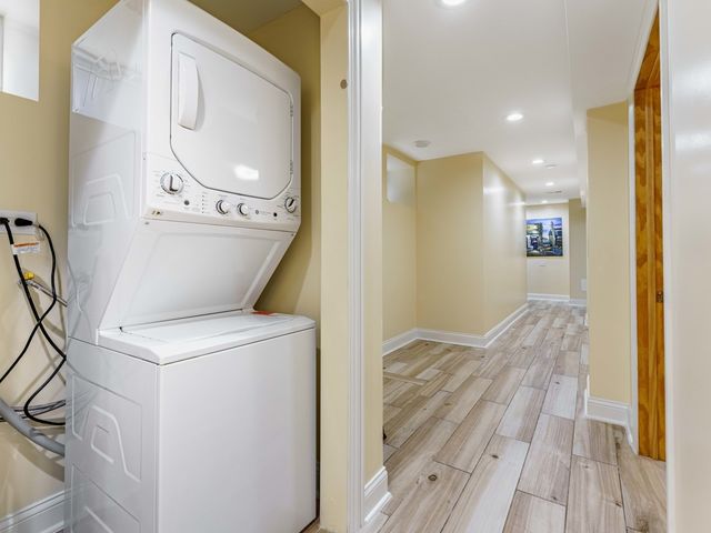 3517 W Diversey Avenue, Chicago, IL 60647