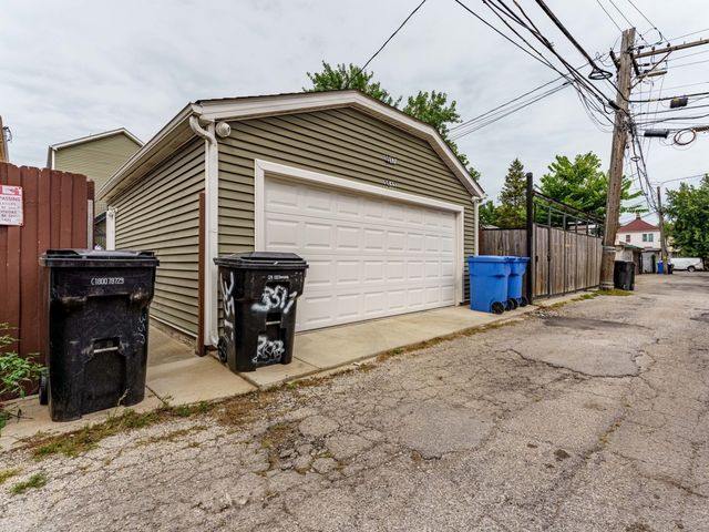 3517 W Diversey Avenue, Chicago, IL 60647