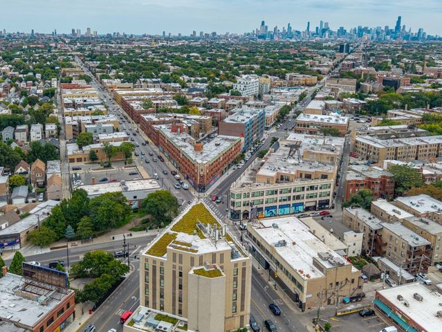 3517 W Diversey Avenue, Chicago, IL 60647
