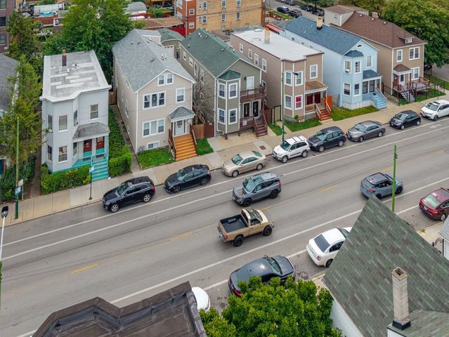 3517 W Diversey Avenue, Chicago, IL 60647