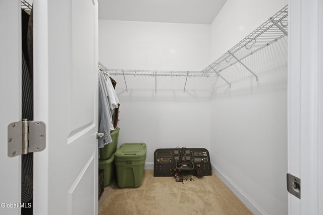 707 Lois Lane, Niskayuna, NY 12304