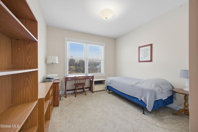 707 Lois Lane, Niskayuna, NY 12304