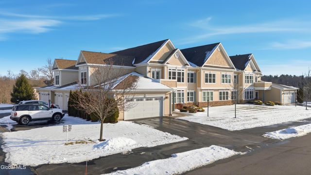 707 Lois Lane, Niskayuna, NY 12304