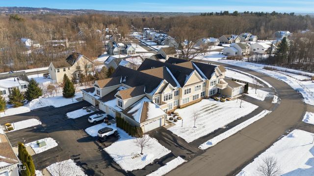 707 Lois Lane, Niskayuna, NY 12304