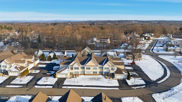 707 Lois Lane, Niskayuna, NY 12304