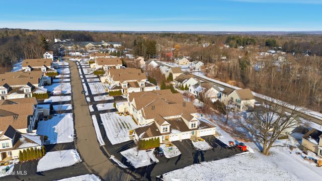 707 Lois Lane, Niskayuna, NY 12304