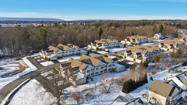 707 Lois Lane, Niskayuna, NY 12304