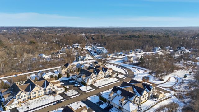 707 Lois Lane, Niskayuna, NY 12304