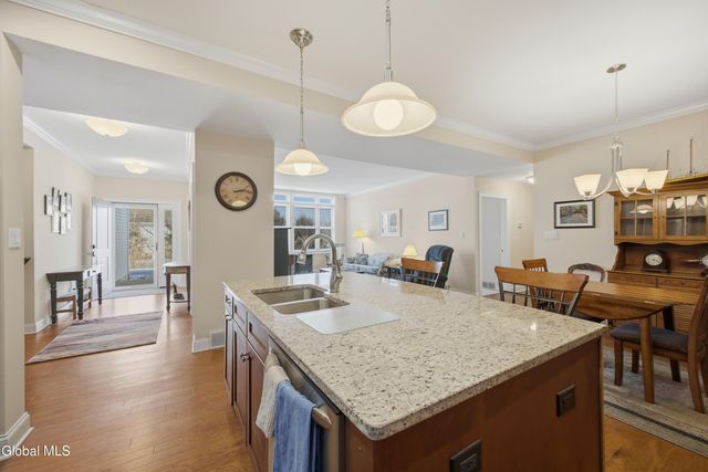 707 Lois Lane, Niskayuna, NY 12304