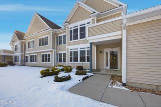 707 Lois Lane, Niskayuna, NY 12304