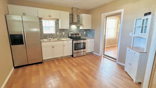 912 3rd Street, Monett, MO 65708