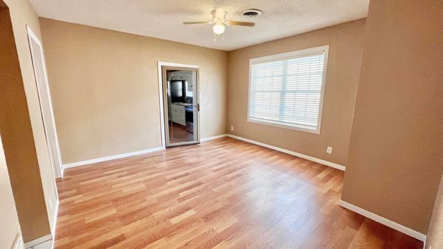 912 3rd Street, Monett, MO 65708