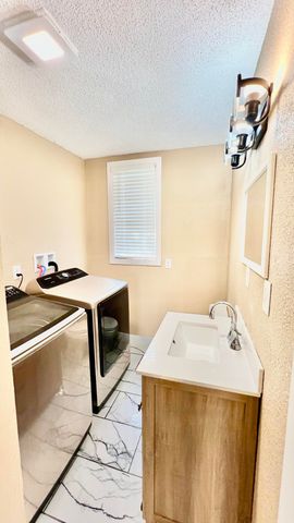 912 3rd Street, Monett, MO 65708