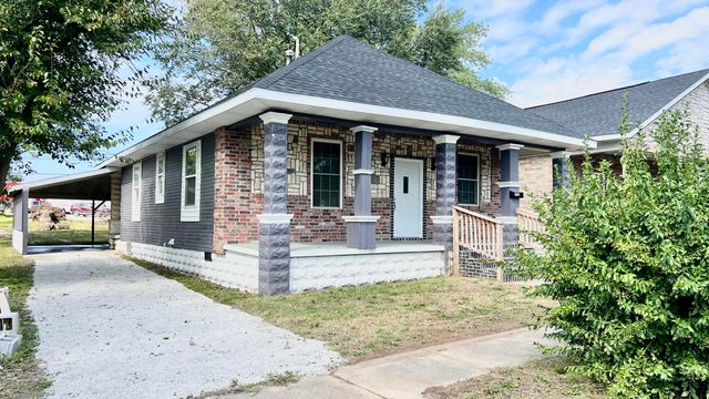 912 3rd Street, Monett, MO 65708