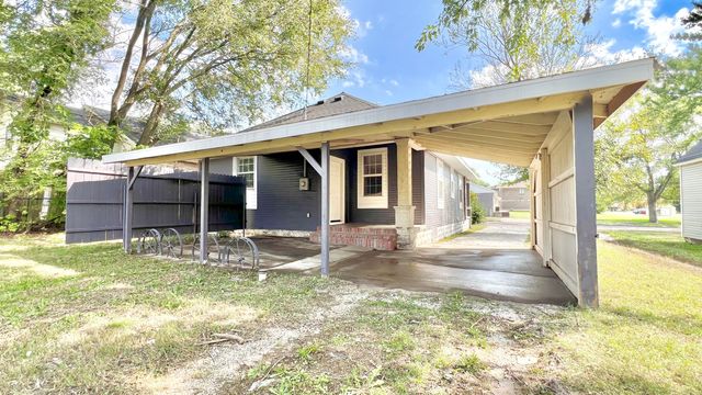 912 3rd Street, Monett, MO 65708