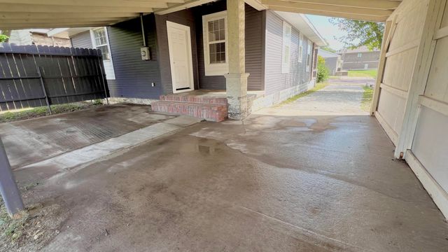 912 3rd Street, Monett, MO 65708