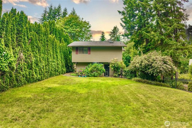 2101 NE William E Sutton Road, Bremerton, WA 98311