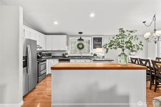 2101 NE William E Sutton Road, Bremerton, WA 98311
