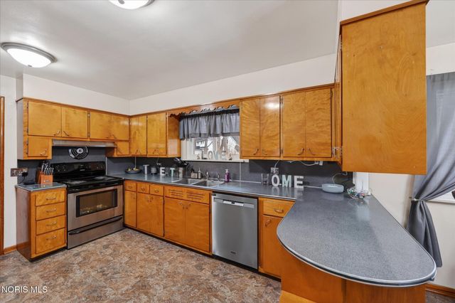 1635 S Clinton Street, Defiance, OH 43512