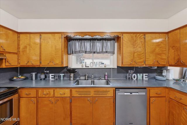 1635 S Clinton Street, Defiance, OH 43512