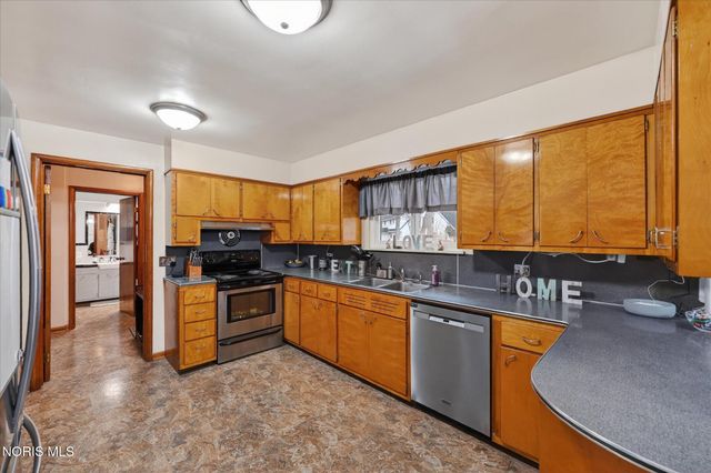 1635 S Clinton Street, Defiance, OH 43512