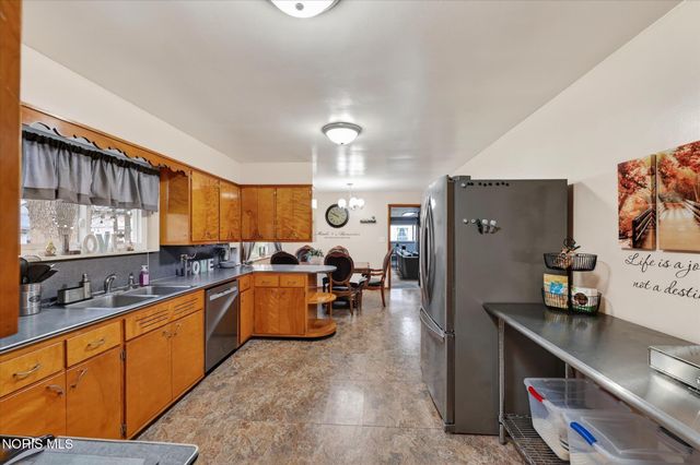 1635 S Clinton Street, Defiance, OH 43512