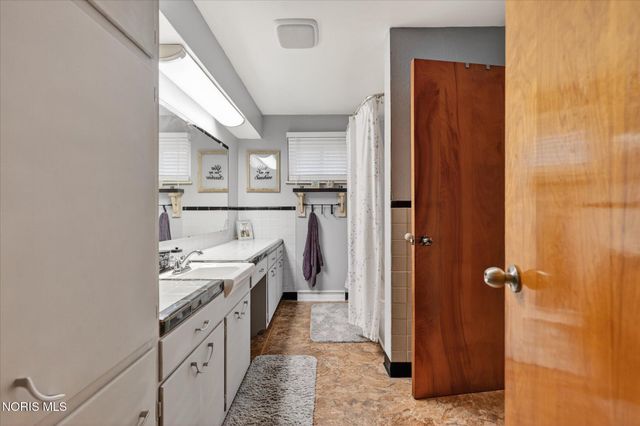 1635 S Clinton Street, Defiance, OH 43512