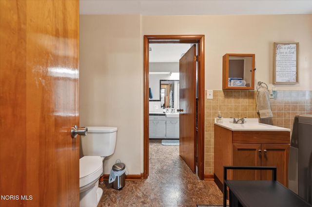 1635 S Clinton Street, Defiance, OH 43512