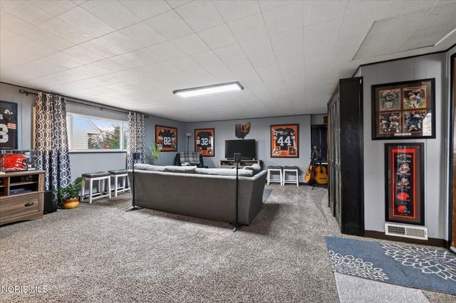 1635 S Clinton Street, Defiance, OH 43512