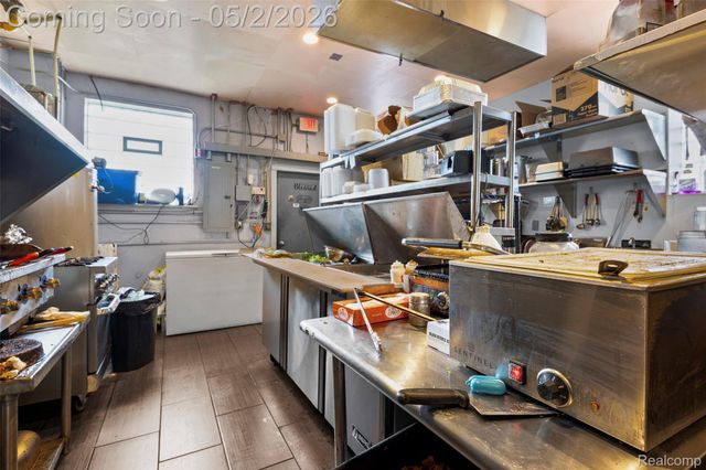 27751 Harper Avenue, St. Clair Shores, MI 48081