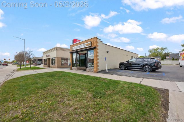 27751 Harper Avenue, St. Clair Shores, MI 48081