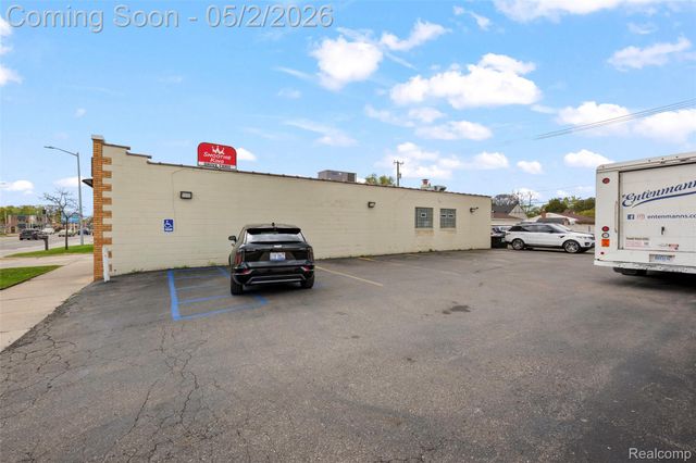 27751 Harper Avenue, St. Clair Shores, MI 48081