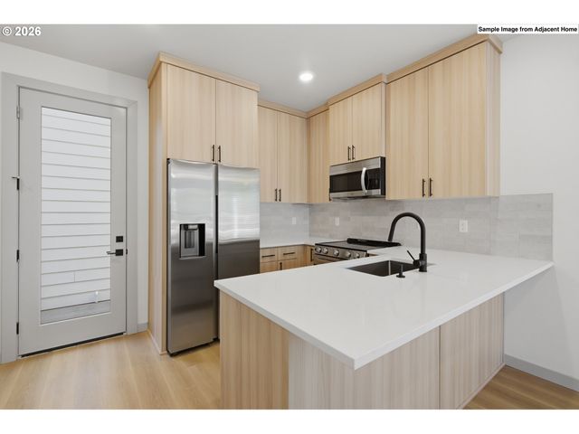 7065 Se 60th Ave, Portland, OR 97206